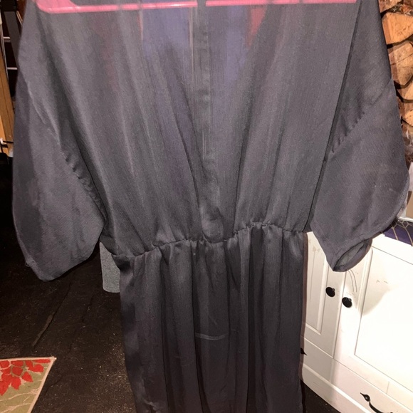 Elegant Black coverup - Picture 3 of 3